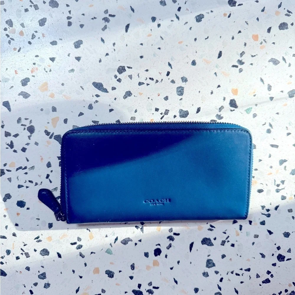 🎮 COACH x PAC-MAN Ghost Limited Edition Accordion Zip Wallet – Inky Blue